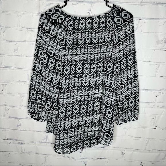 Roz & Ali small sheer top - Picture 2 of 4